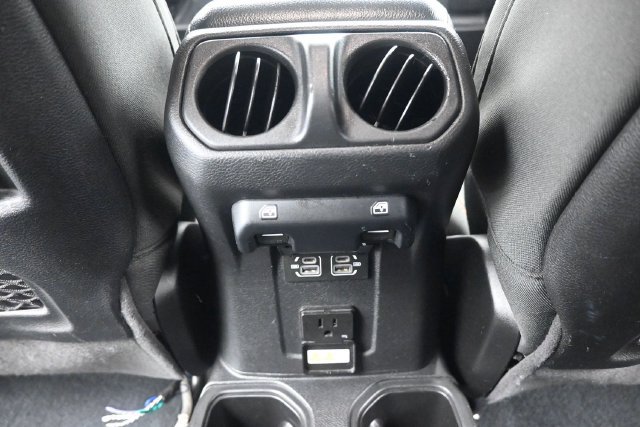 Used 2022 Jeep Gladiator Mojave AWD/4WD image 25