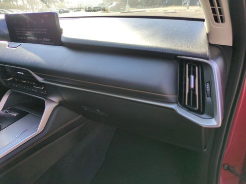 Certified 2025 MAZDA CX-70 3.3 Turbo w/ Preferred Package image 32