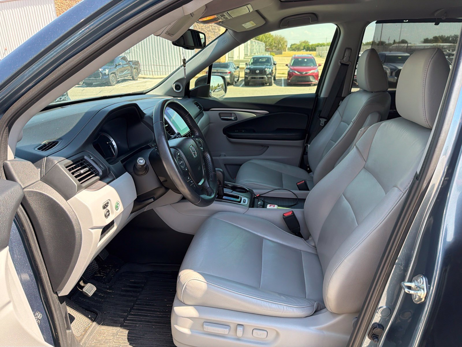 Used 2017 Honda Pilot EX-L image 11