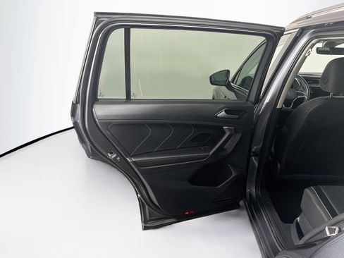 Used 2024 Volkswagen Tiguan SE AWD/4WD image 25