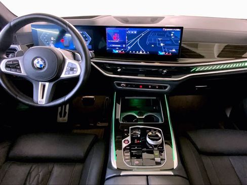 Certified 2025 BMW X7 M60i AWD/4WD image 15