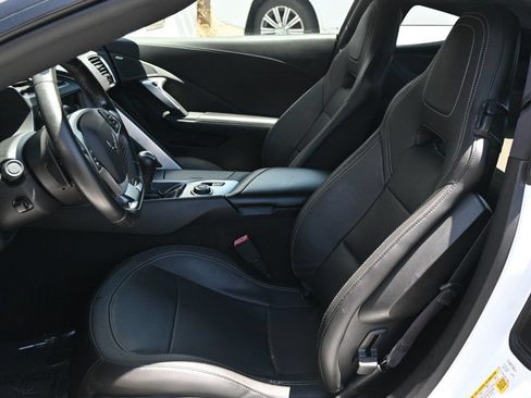 Used 2016 Chevrolet Corvette Stingray Coupe RWD image 17