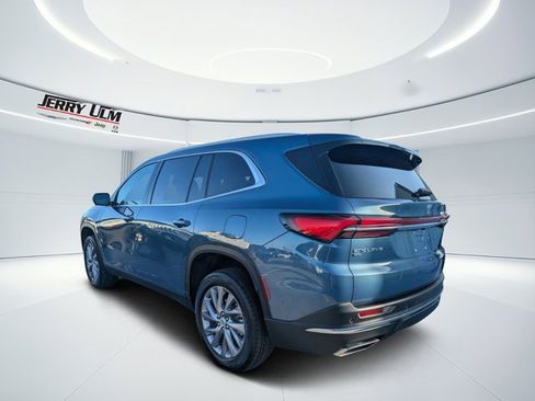 Used 2025 Buick Enclave Preferred image 5