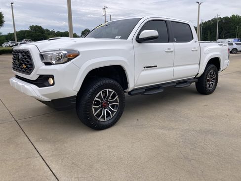 Used 2023 Toyota Tacoma 2WD Double Cab image 1