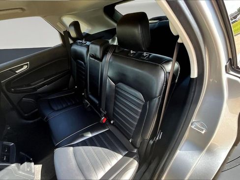 Used 2022 Ford Edge SEL w/ Convenience Package image 23