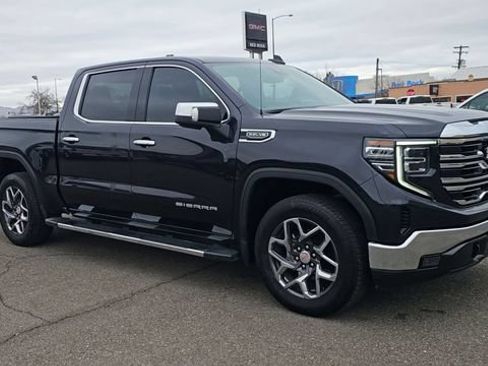 Used 2023 GMC Sierra 1500 SLT w/ SLT Premium Package AWD/4WD image 2