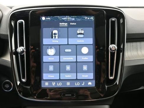 Used 2023 Volvo XC40 B4 Plus w/ Driver Assist Package FWD image 15