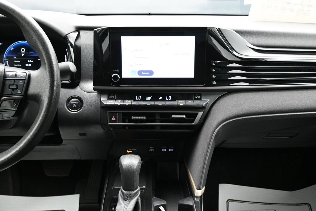 Used 2025 Toyota Camry LE FWD image 18