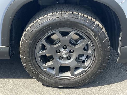 Used 2025 Honda Pilot TrailSport image 32