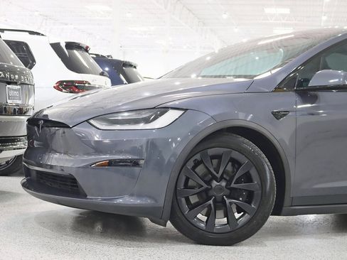 Used 2022 Tesla Model X Plaid image 2