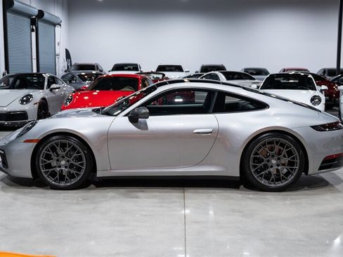 Used 2024 Porsche 911 Carrera T RWD image 3