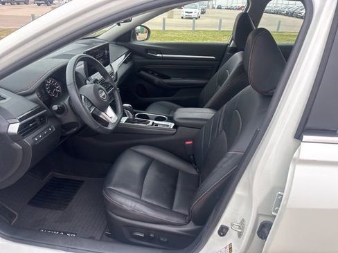 Used 2023 Nissan Altima 2.0 SR FWD image 6