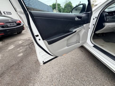 Used 2012 Toyota Camry LE FWD image 26