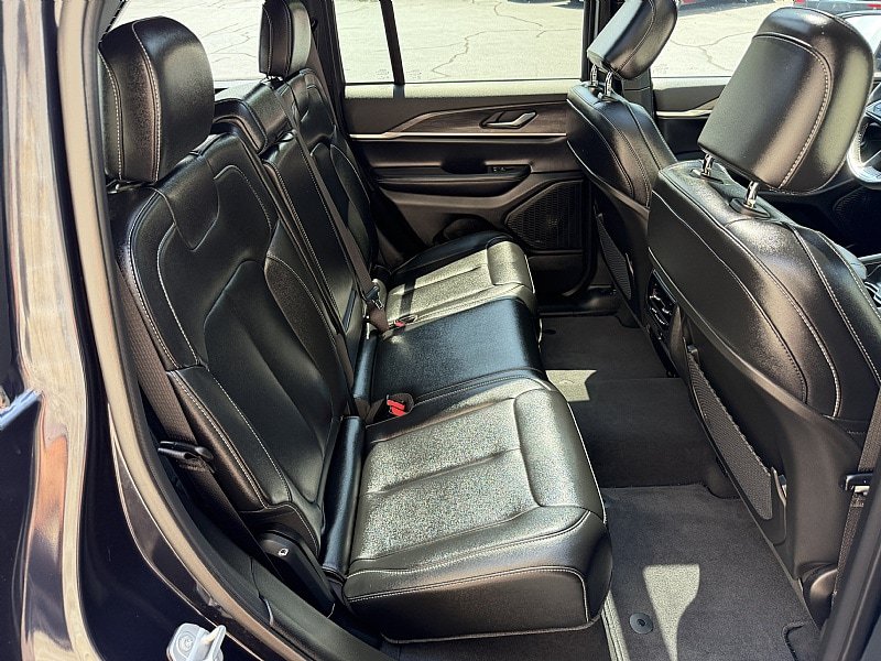 Used 2024 Jeep Grand Cherokee Limited AWD/4WD image 22