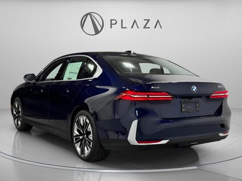 New 2026 BMW 530i xDrive w/ Premium Package image 4
