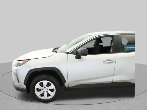 Used 2025 Toyota RAV4 LE AWD/4WD image 5