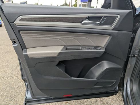 Certified 2023 Volkswagen Atlas SE FWD image 10