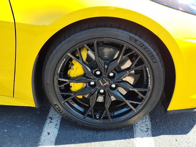 Used 2025 Chevrolet Corvette Stingray Preferred Cpe w/ Z51 Performance Package RWD image 9
