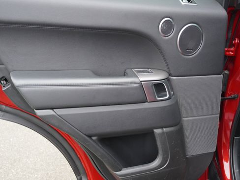 Used 2019 Land Rover Range Rover Sport HSE image 12