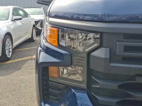 Used 2022 Chevrolet Silverado 1500 Custom image 10