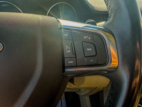 Used 2019 Land Rover Discovery Sport HSE AWD/4WD image 21