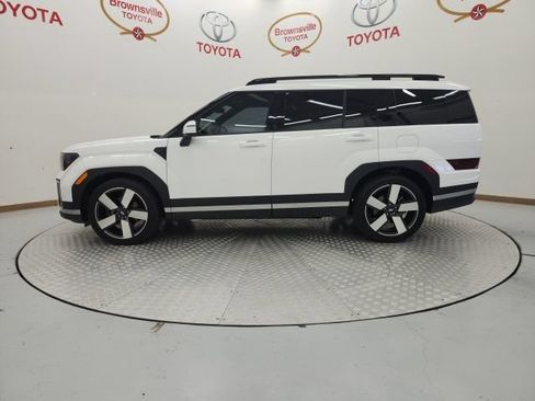 Used 2025 Hyundai Santa Fe Limited FWD image 5