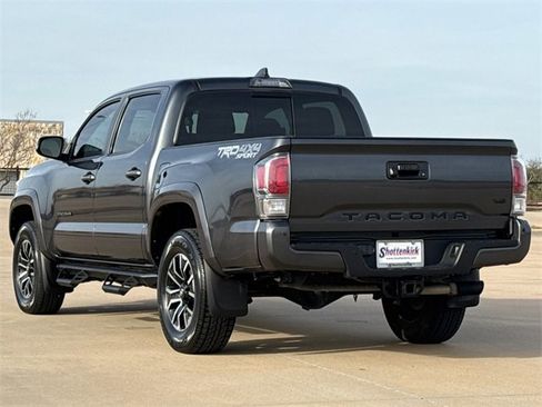 Used 2022 Toyota Tacoma TRD Sport w/ Technology Package image 6