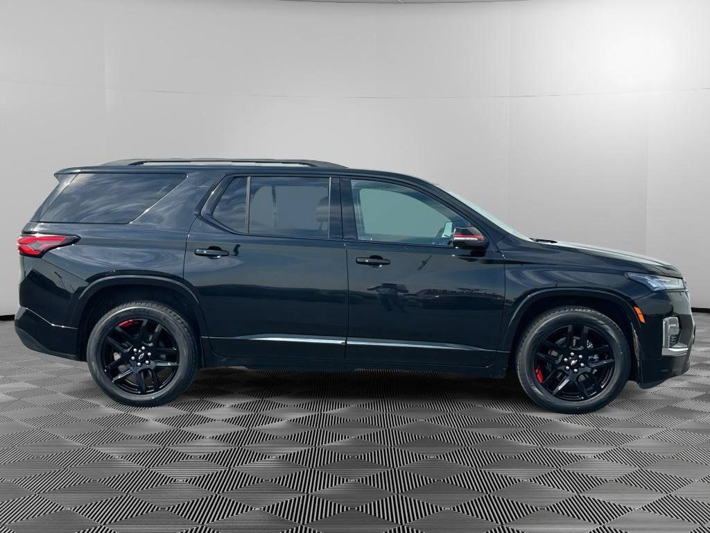 Used 2023 Chevrolet Traverse Premier w/ Redline Edition AWD/4WD image 3