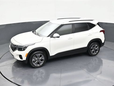 Used 2024 Kia Seltos S FWD image 12