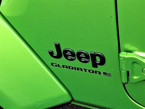 New 2025 Jeep Gladiator Sport image 15