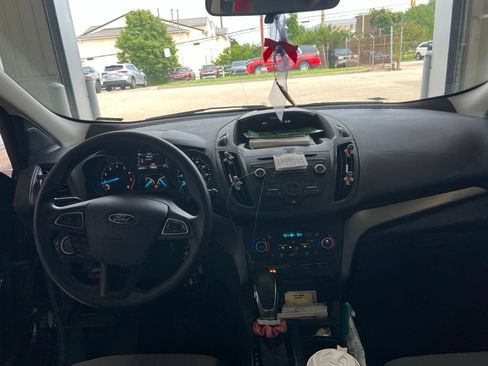Used 2018 Ford Escape SE FWD image 5