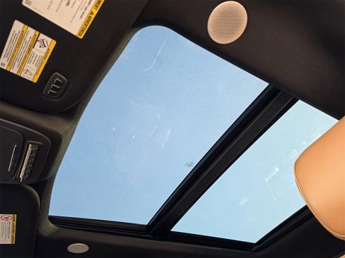 Used 2024 Ford F250 Platinum image 17