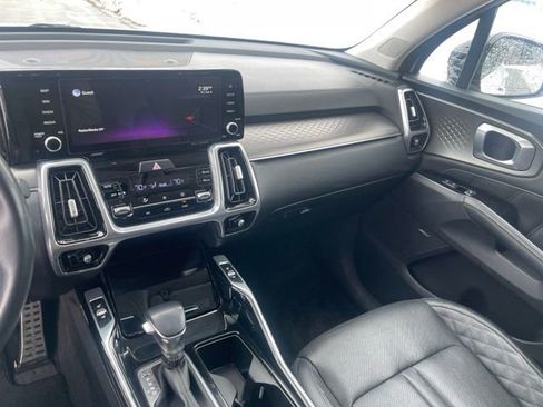 Certified 2022 Kia Sorento SX image 13