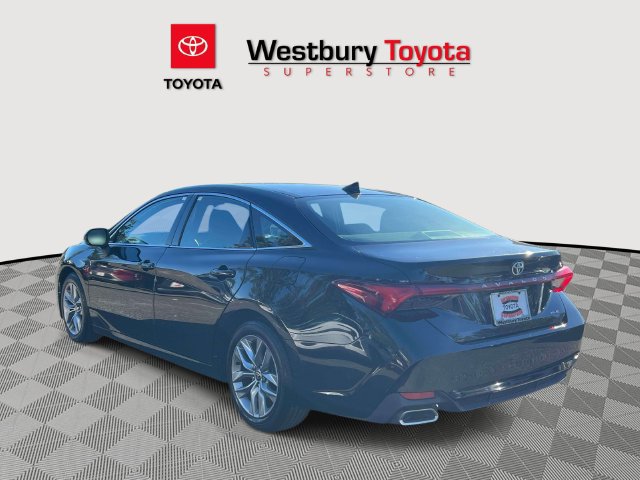 Certified 2022 Toyota Avalon XLE w/ Moonroof Package FWD image 11