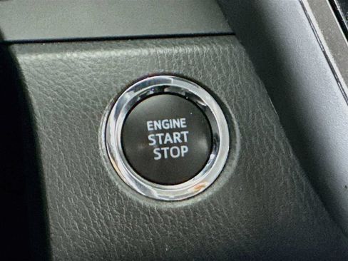 Used 2023 Toyota Camry SE w/ Convenience Package FWD image 29