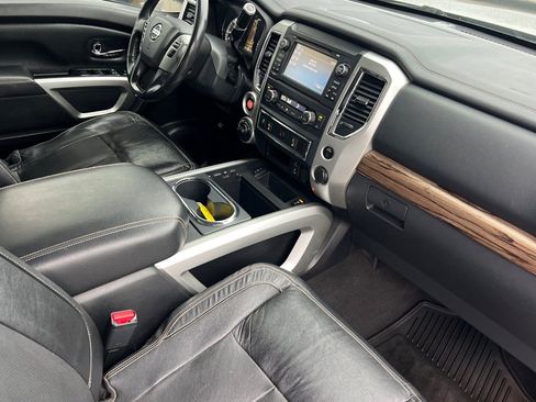 Used 2017 Nissan Titan SL AWD/4WD image 16