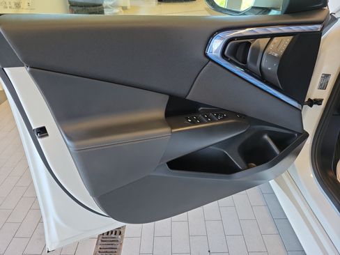 Used 2025 BMW X3 xDrive30i w/ Premium Package AWD/4WD image 15