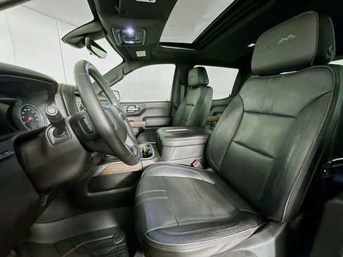 Used 2019 Chevrolet Silverado 1500 High Country w/ Technology Package image 12