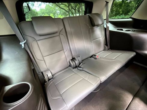 Used 2020 GMC Yukon Denali RWD image 36