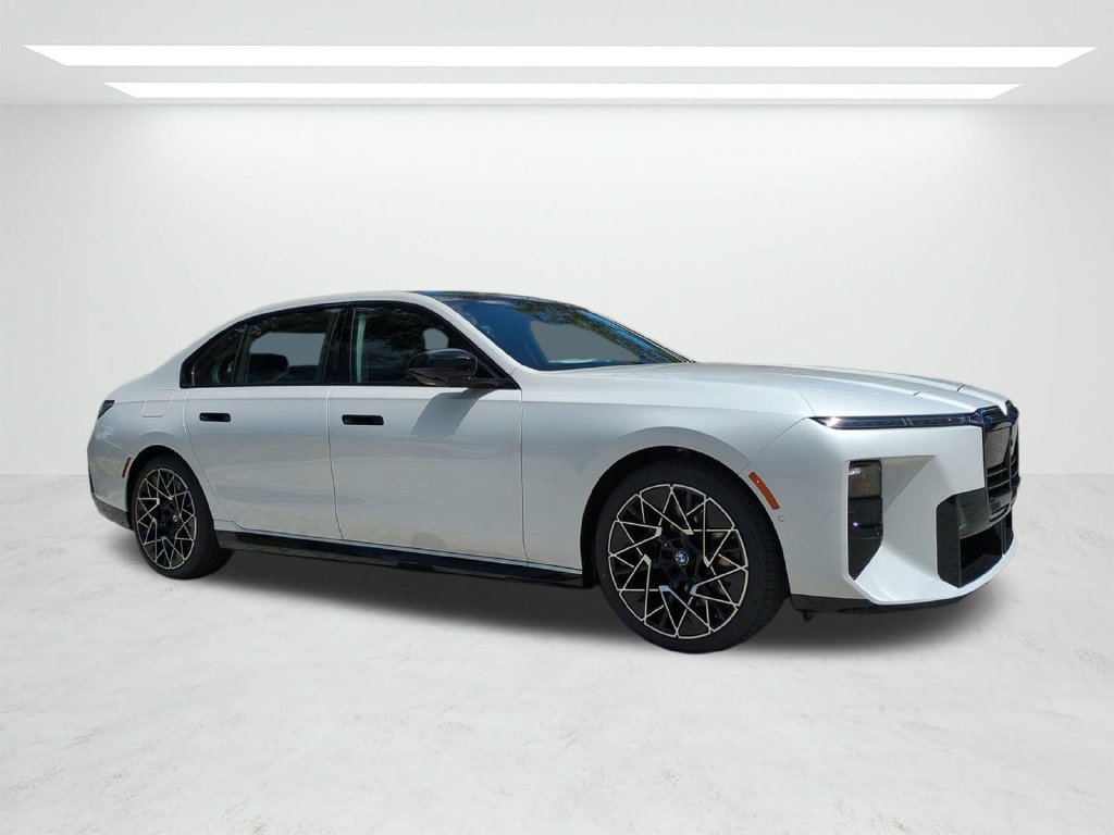 New 2027 BMW 740i RWD image 2