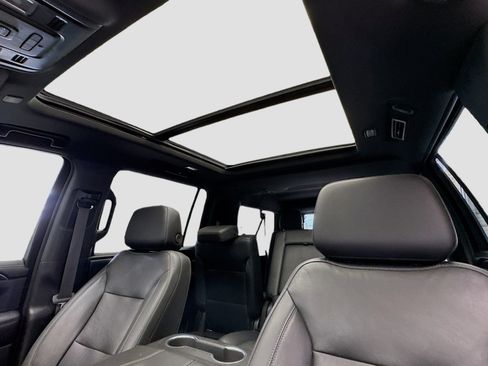 Used 2021 Chevrolet Suburban LT image 14