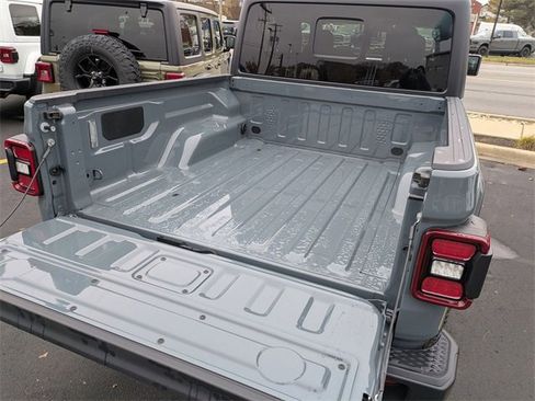 New 2026 Jeep Gladiator Willys image 25