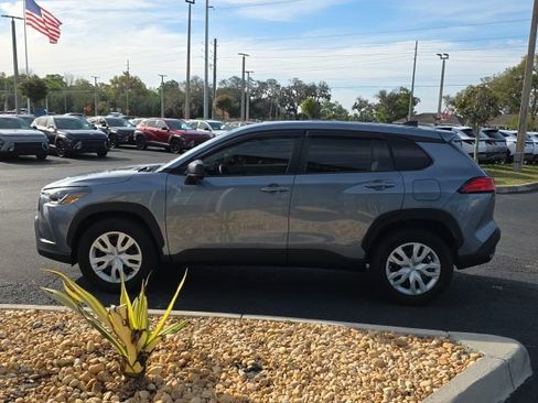 Used 2022 Toyota Corolla Cross L image 16