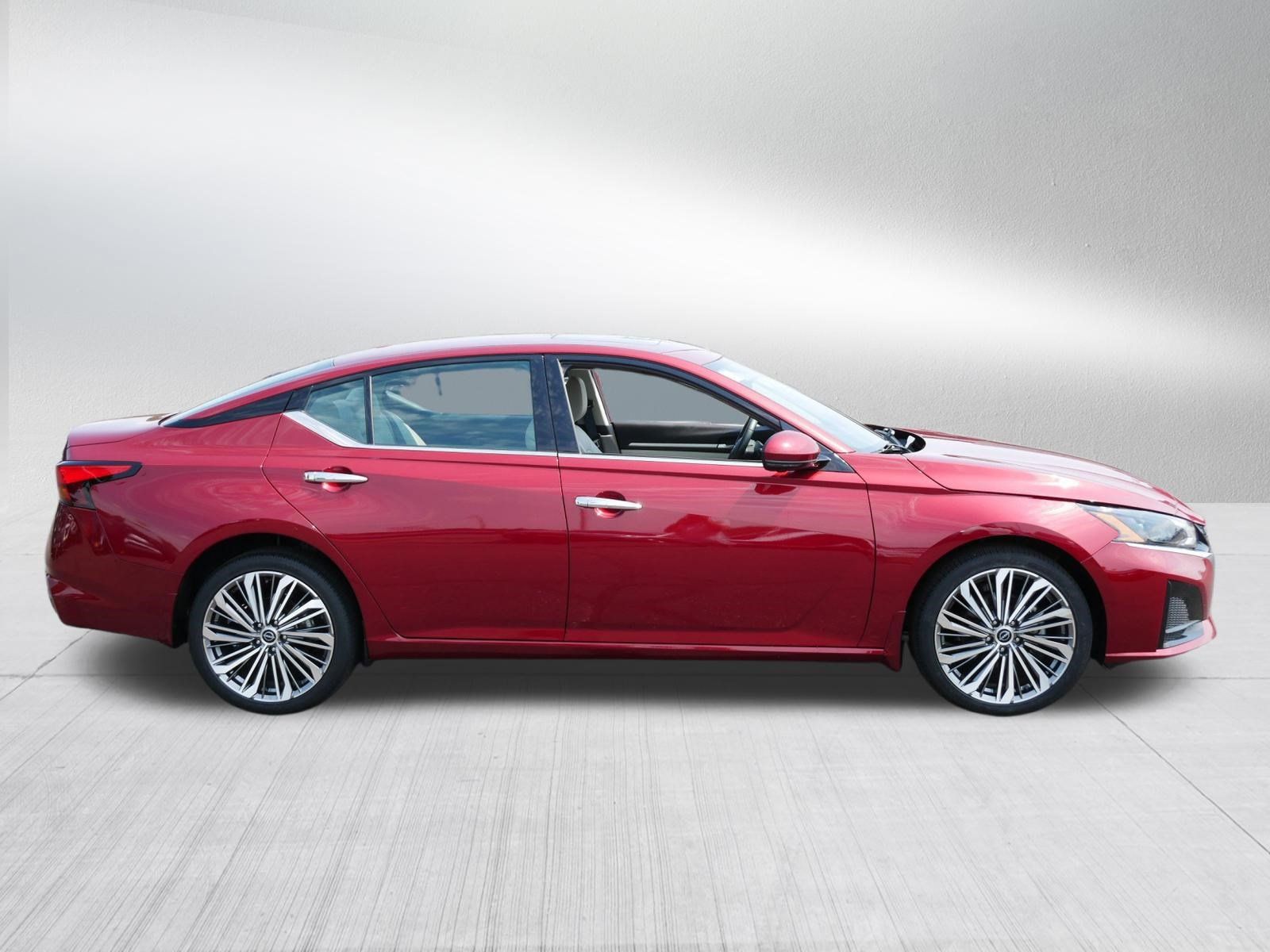 Used 2023 Nissan Altima 2.5 SL AWD/4WD image 8