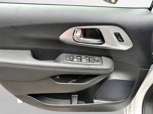 New 2022 Chrysler Pacifica Touring-L w/ S Appearance Package image 20