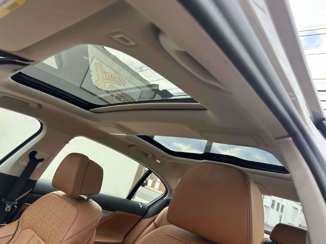Used 2021 BMW 750i xDrive AWD/4WD image 41