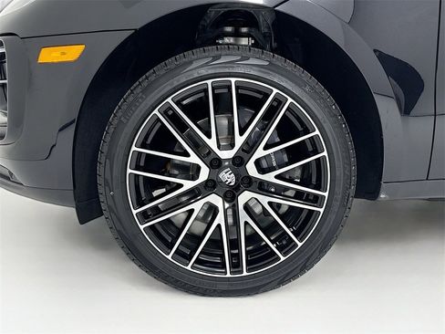 New 2025 Porsche Macan image 33