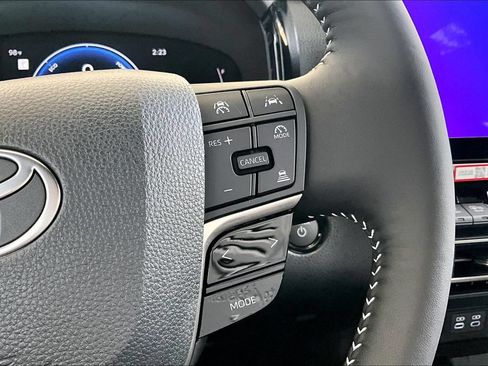 New 2026 Toyota Camry Hybrid FWD image 14