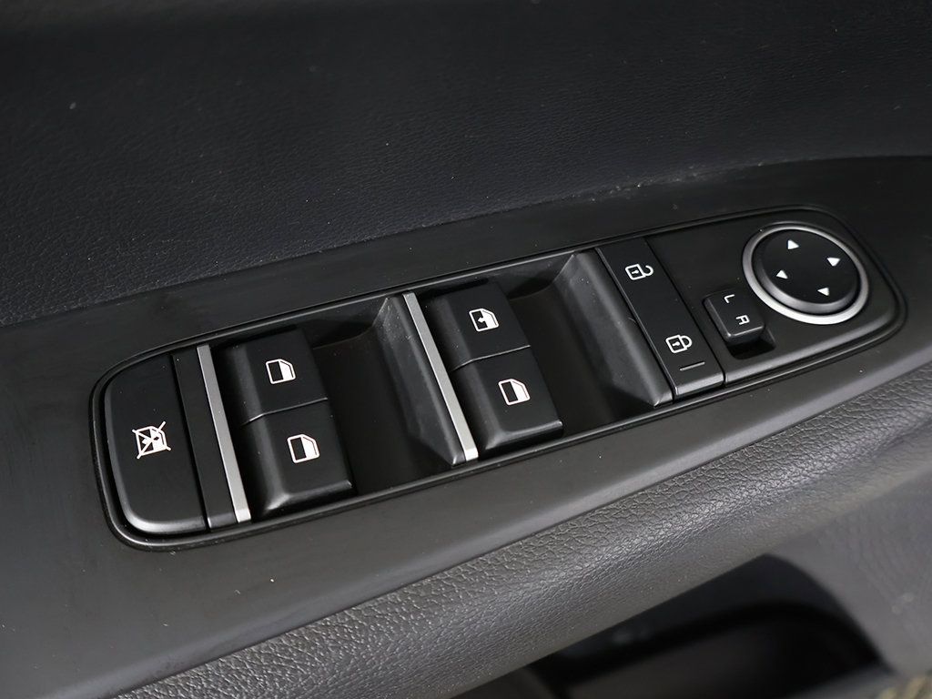 Used 2022 Kia Forte LXS w/ LXS Technology Package FWD image 34