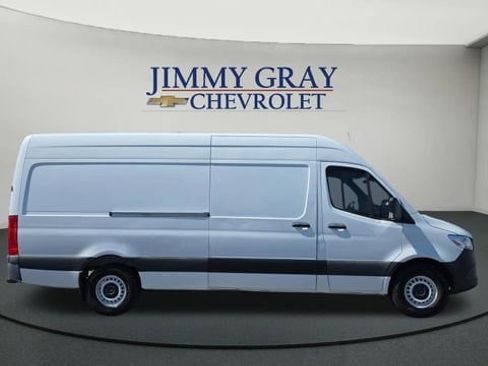 Used 2022 Mercedes-Benz Sprinter 2500 image 6